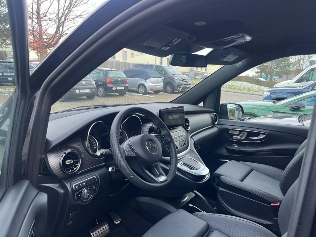 Book group transport in Europe with luxury coach for seamless group travel