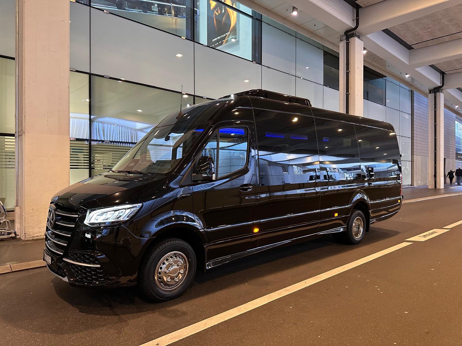You are currently viewing Wedding Bus Hire Europe: The Ultimate Guide for a Stress-Free Luxury Wedding Journey