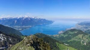 Read more about the article Paris Zurich Tour Package: The Ultimate 6-Day Luxury Journey Through France & Switzerland