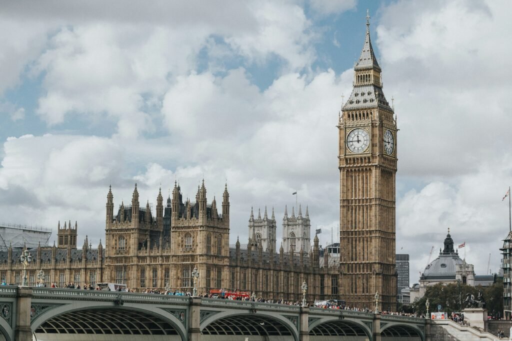 Private transfer Heathrow to London executive chauffeur service
