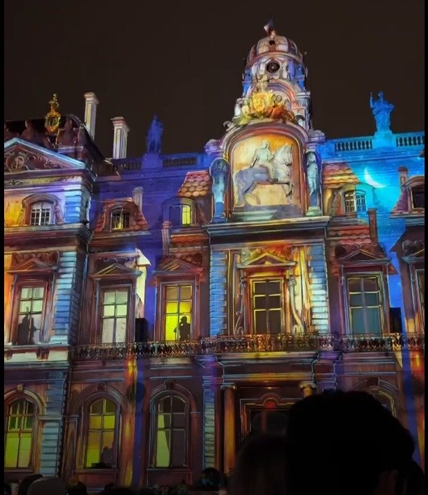 Fête des Lumières Lyon 2026 illuminations dans les rues de Lyon la nuit