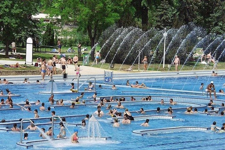 Private transfer to Budapest Palatinus Baths on Margaret Island